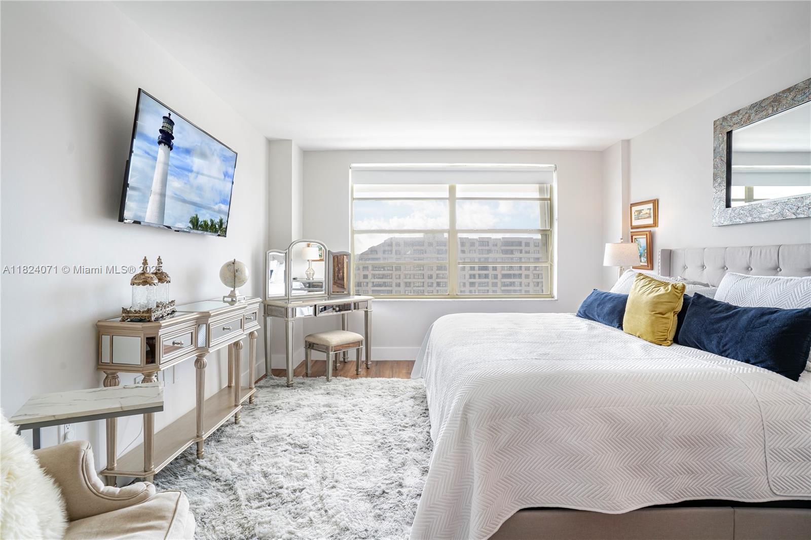 COMMODORE CLUB SOUTH COND - Residential Lease