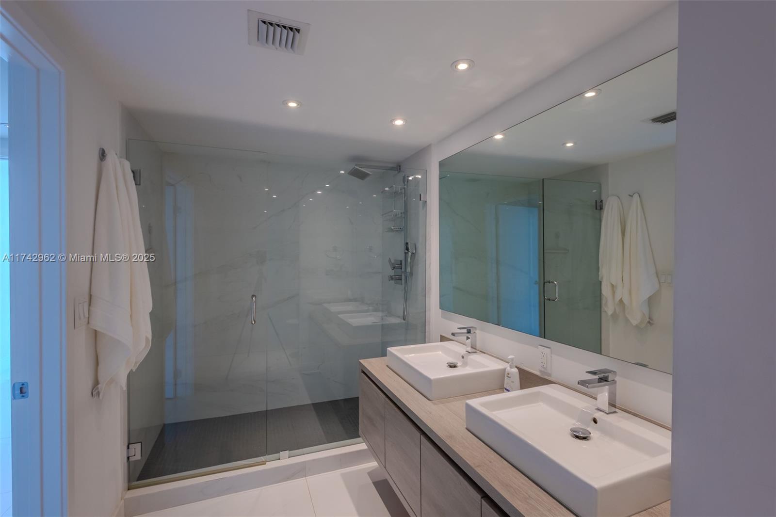 400 SUNNY ISLES CONDO WES - Residential