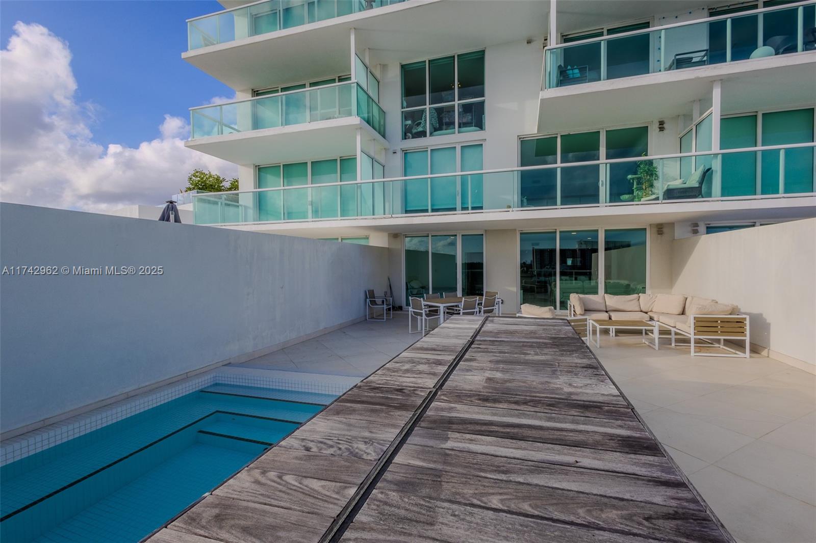 400 SUNNY ISLES CONDO WES - Residential