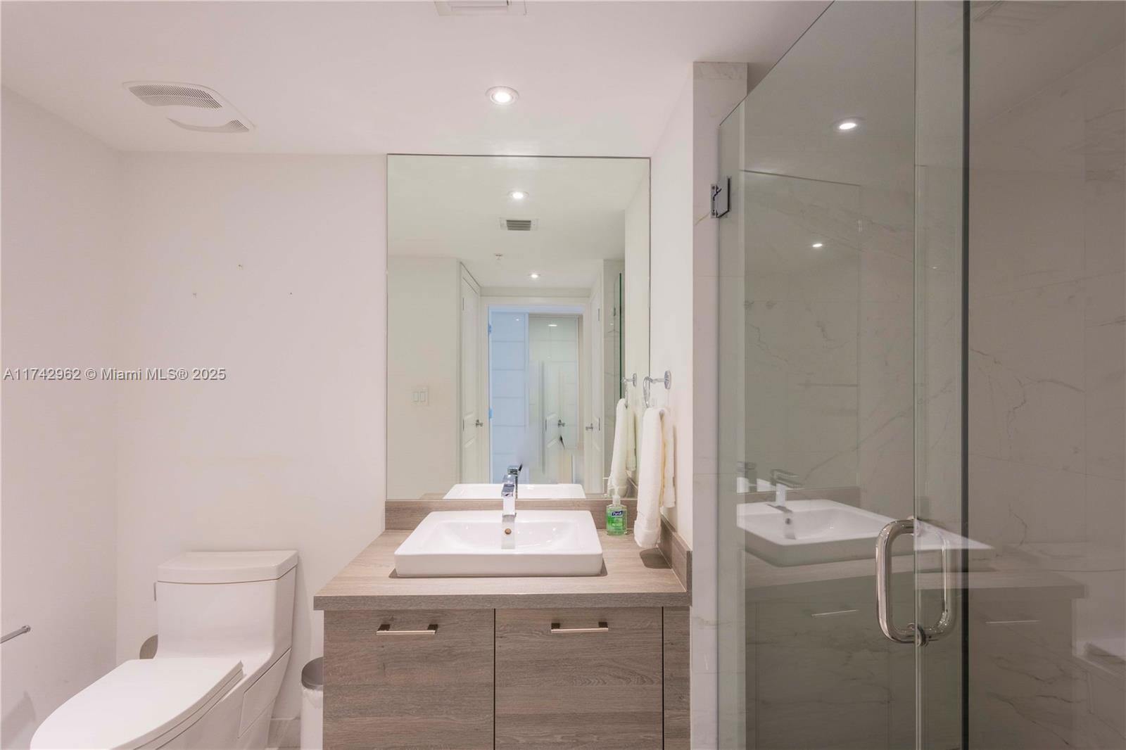 400 SUNNY ISLES CONDO WES - Residential