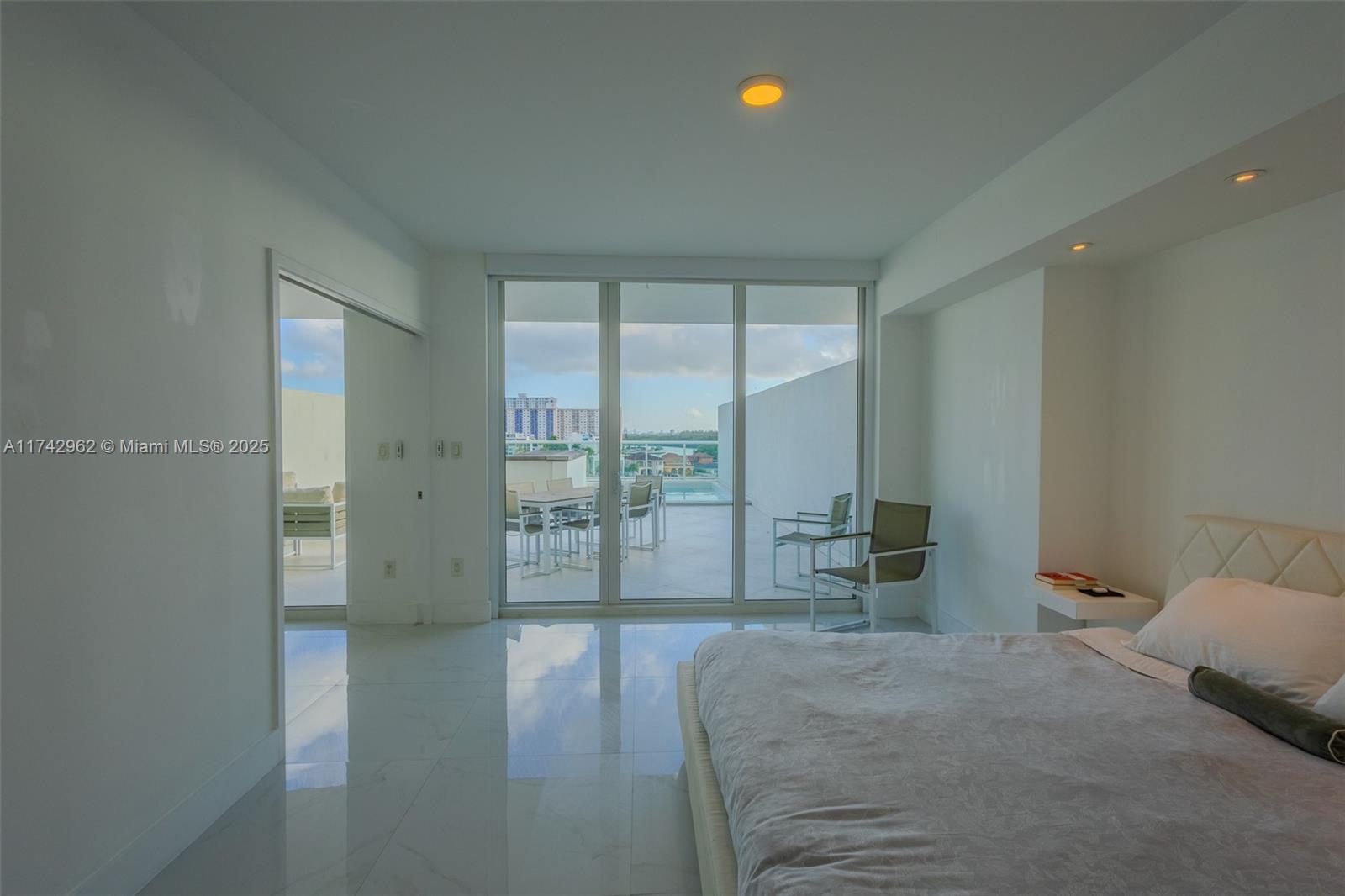 400 SUNNY ISLES CONDO WES - Residential