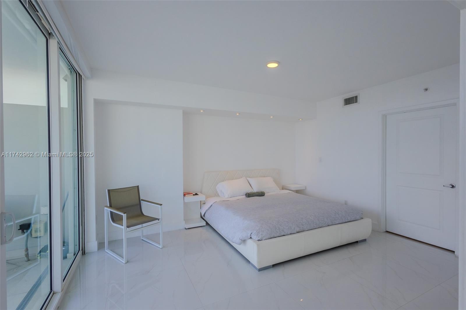 400 SUNNY ISLES CONDO WES - Residential