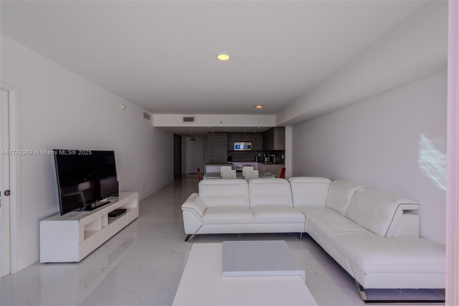 400 SUNNY ISLES CONDO WES - Residential
