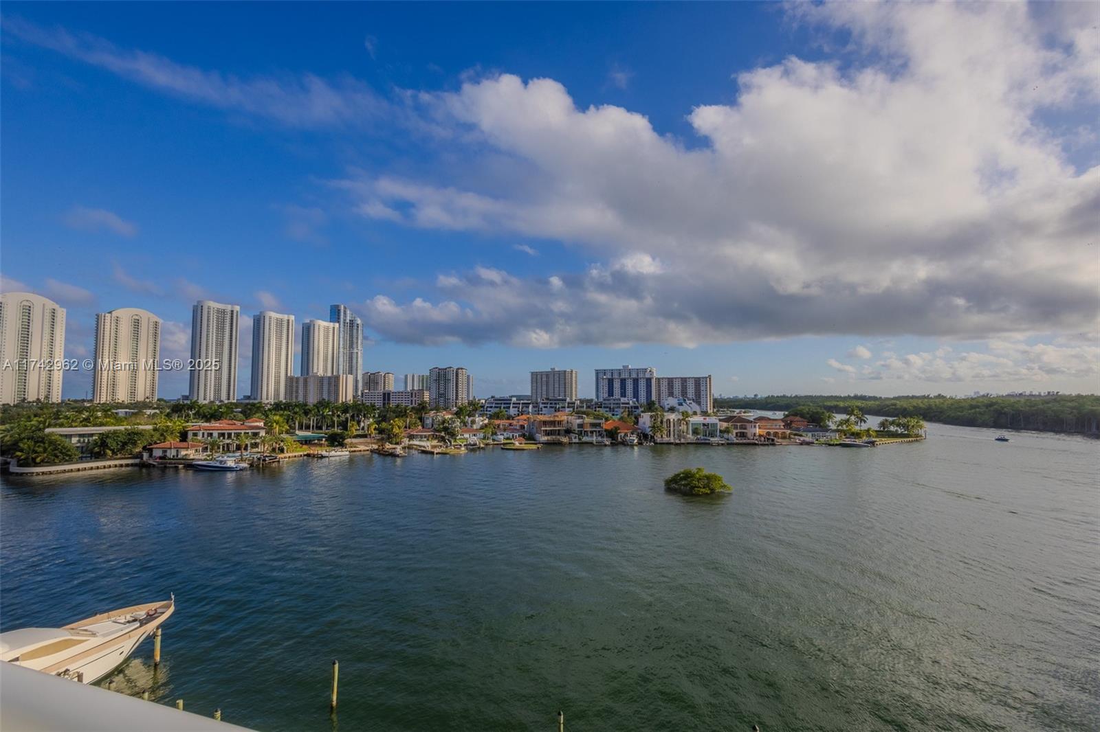 400 SUNNY ISLES CONDO WES - Residential