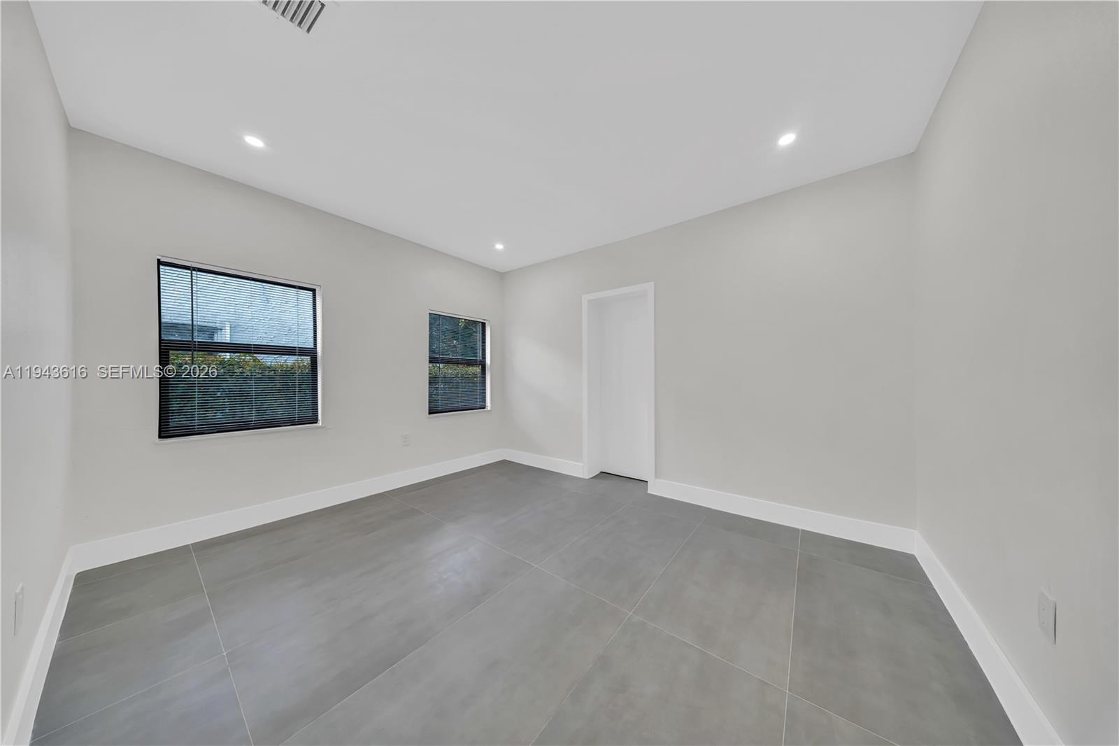 COMMUNITY PARK - Residential Lease