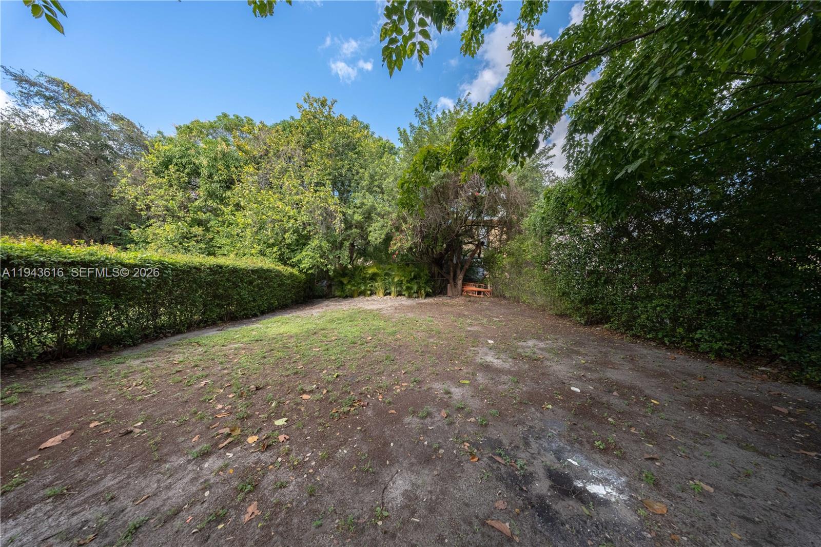 COMMUNITY PARK - Residential Lease