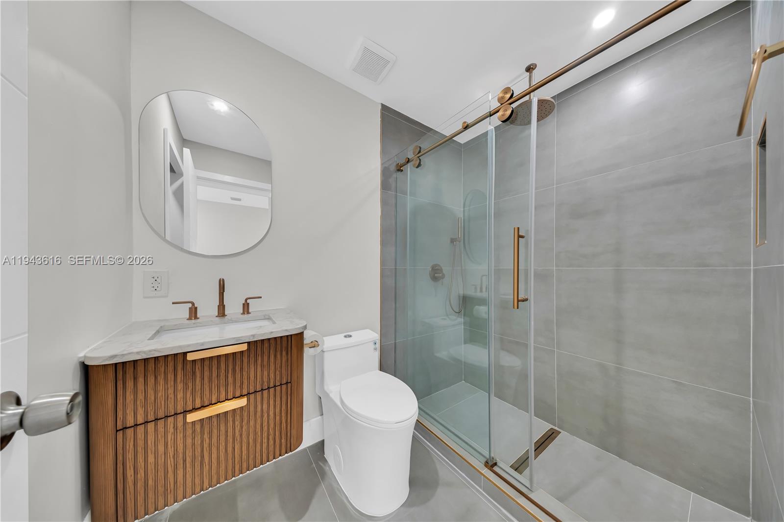 COMMUNITY PARK - Residential Lease