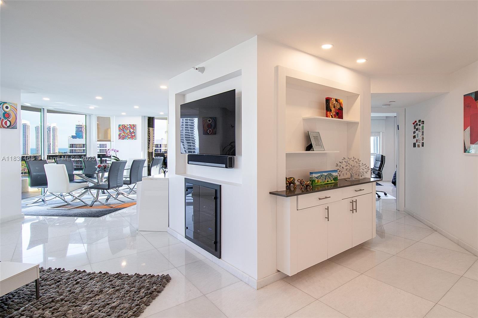 3500 Mystic Pointe Dr 1908, Aventura, FL, 33180/$969,000 4 3500 Mystic Pointe Dr 1908