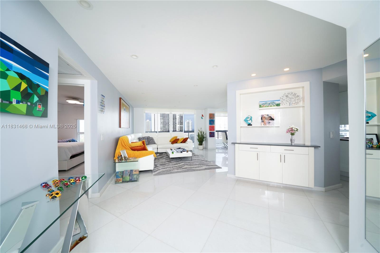 MYSTIC POINTE TOWER 400 C - Residential