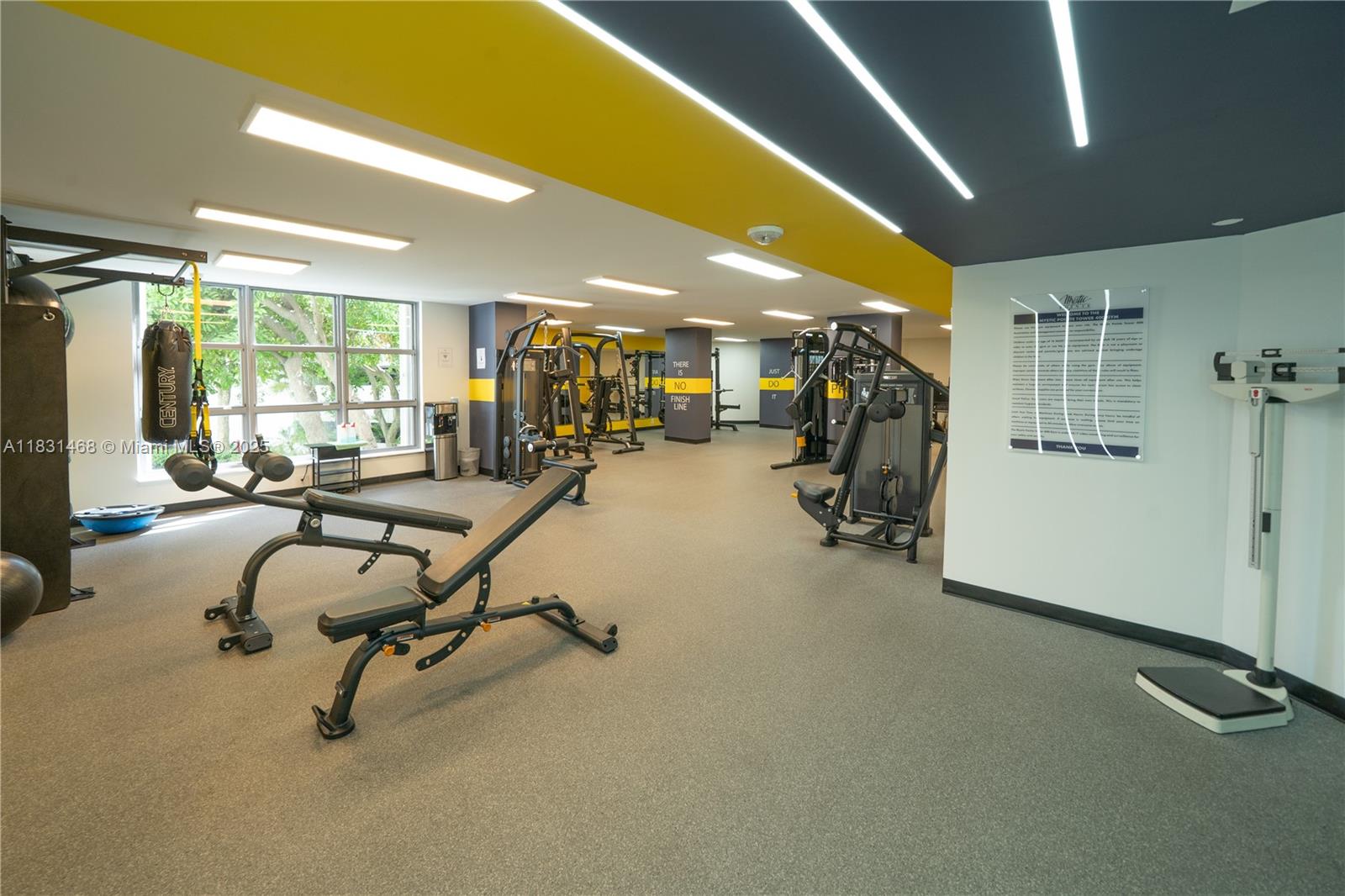 MYSTIC POINTE TOWER 400 C - Residential