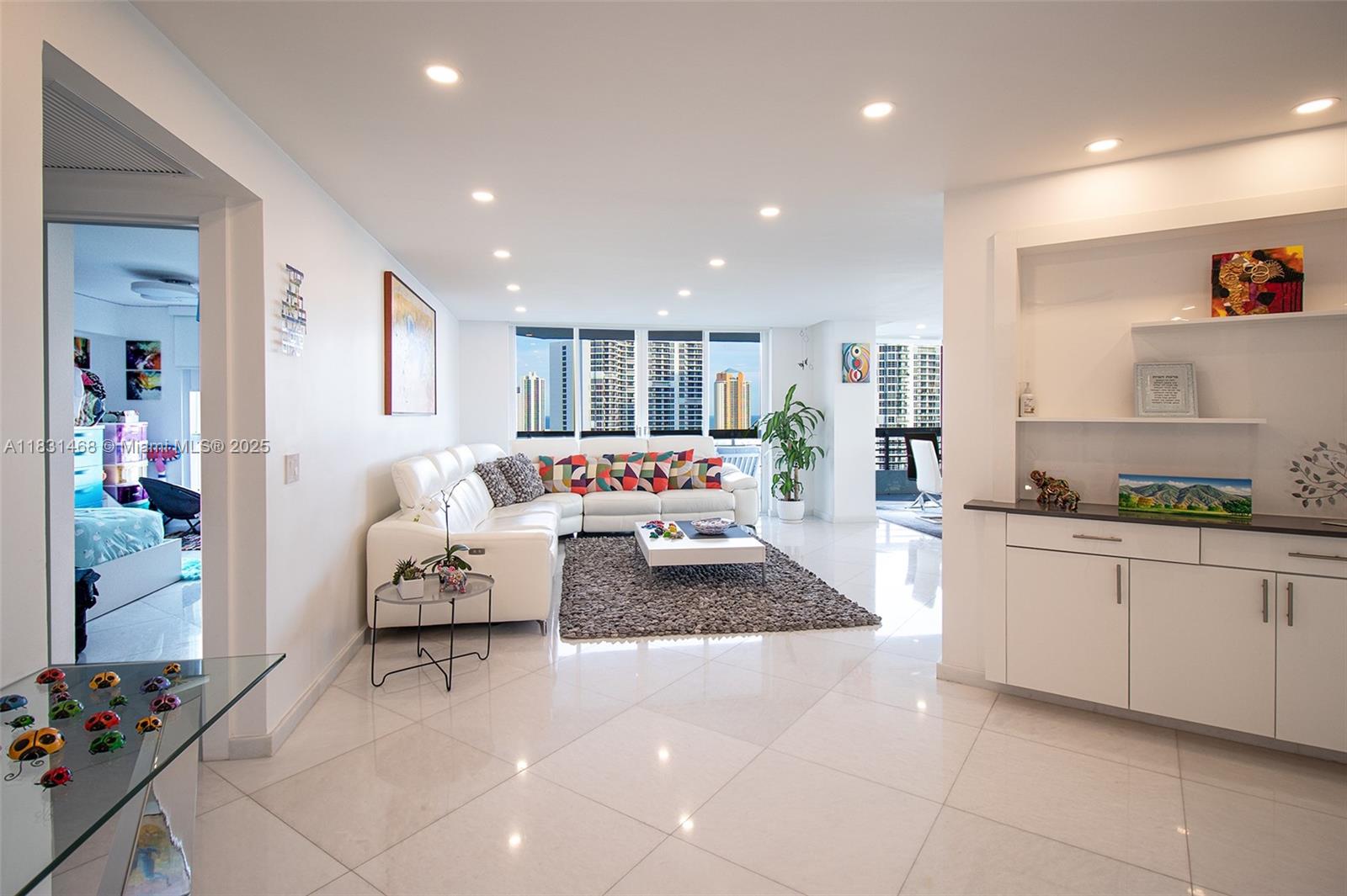 3500 Mystic Pointe Dr 1908, Aventura, FL, 33180/$969,000 3 3500 Mystic Pointe Dr 1908
