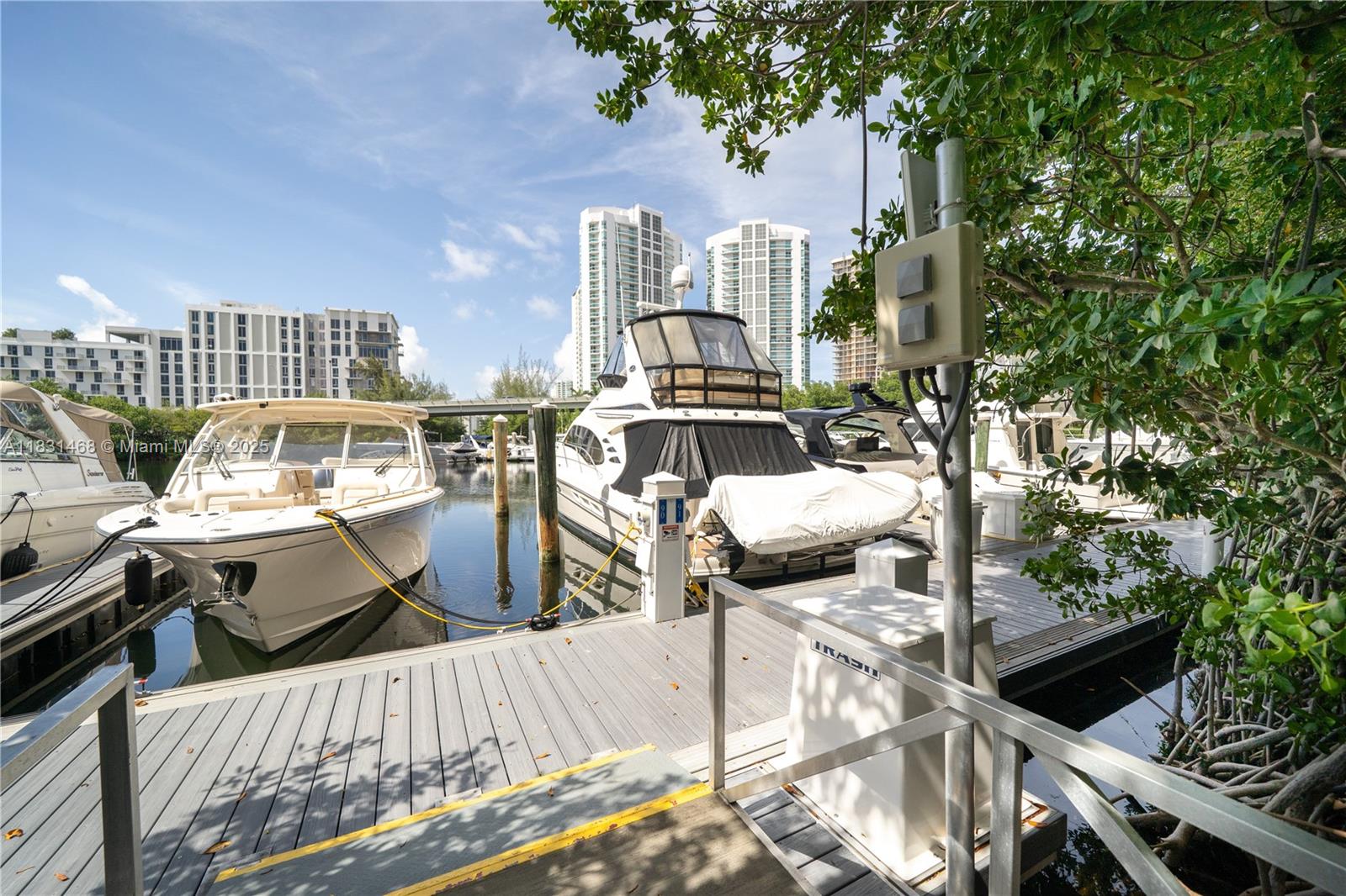 3500 Mystic Pointe Dr 1908