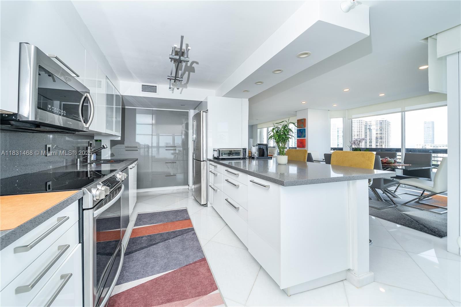 MYSTIC POINTE TOWER 400 C - Residential