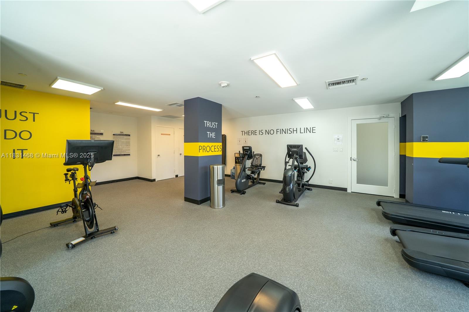 MYSTIC POINTE TOWER 400 C - Residential