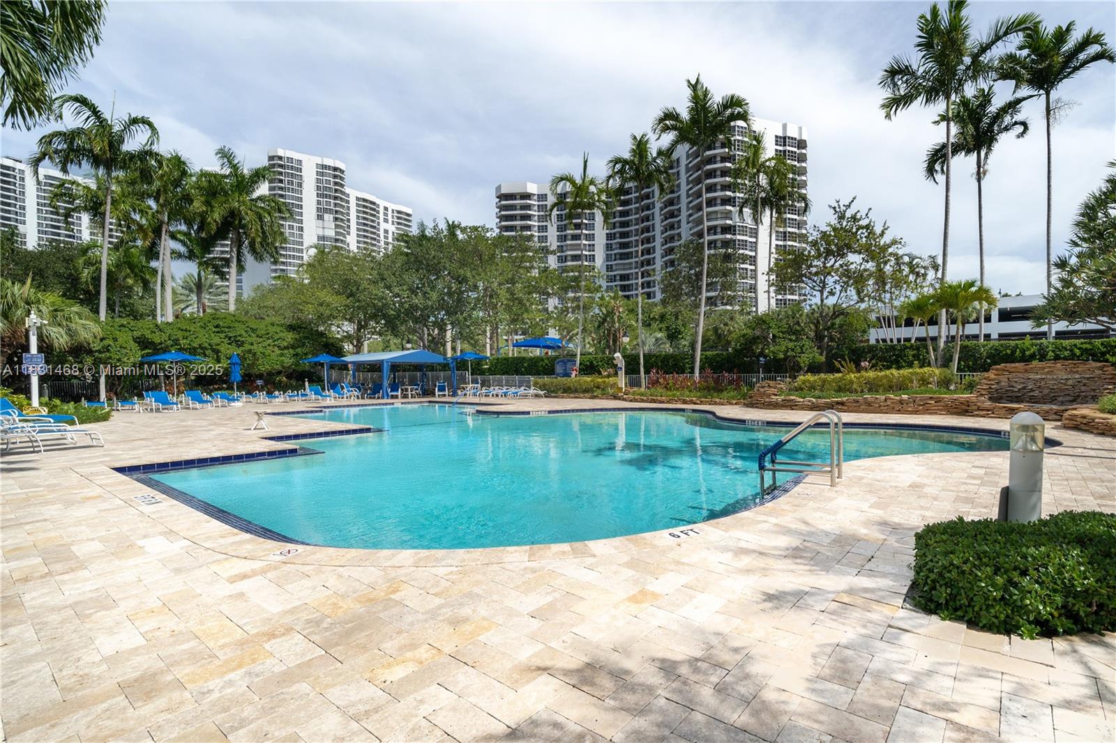 MYSTIC POINTE TOWER 400 C - Residential