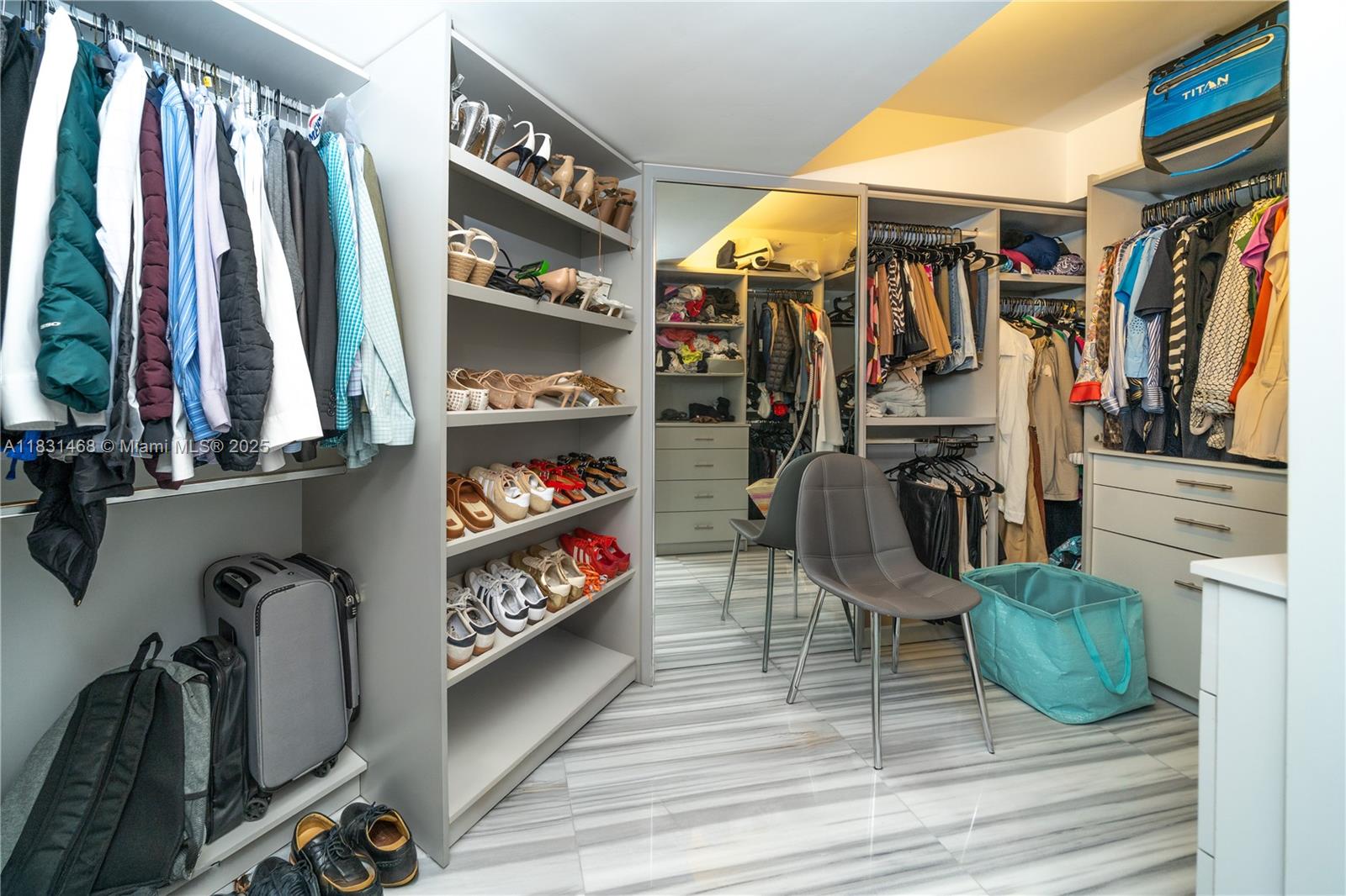 MYSTIC POINTE TOWER 400 C - Residential