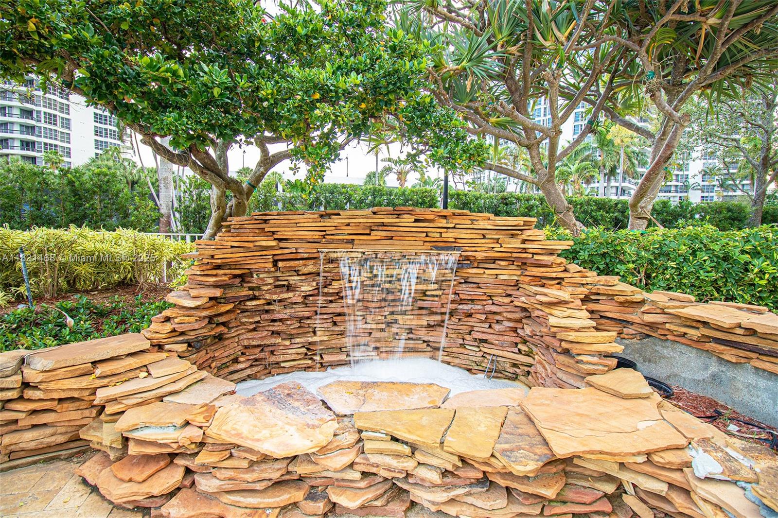 MYSTIC POINTE TOWER 400 C - Residential