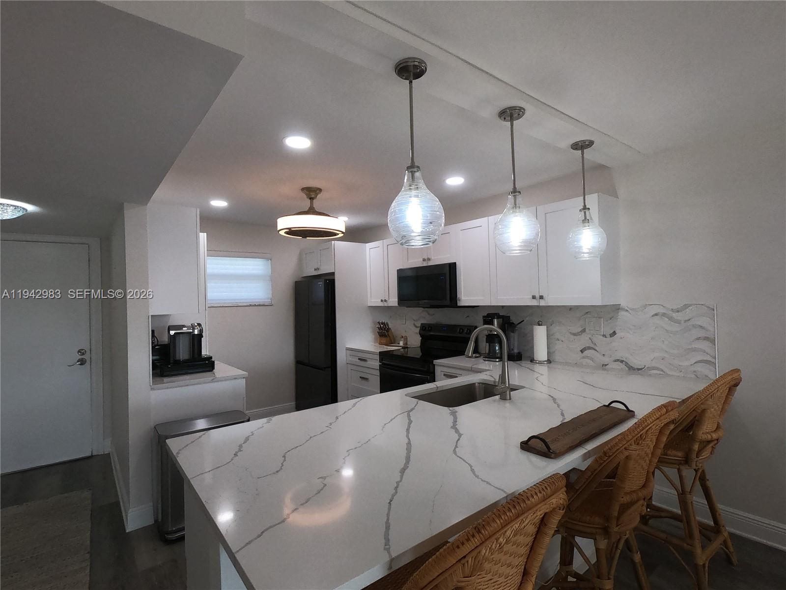 18TH HOLE AT INVERRARY CO - Residential