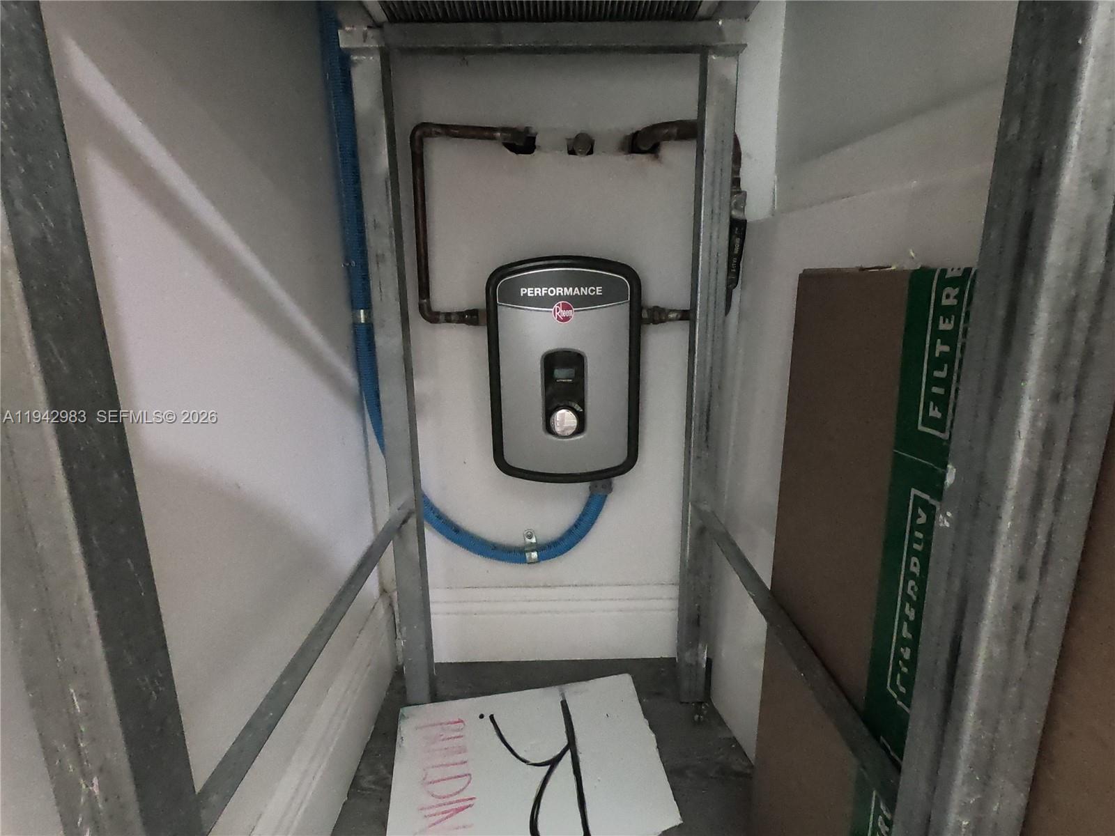 18TH HOLE AT INVERRARY CO - Residential