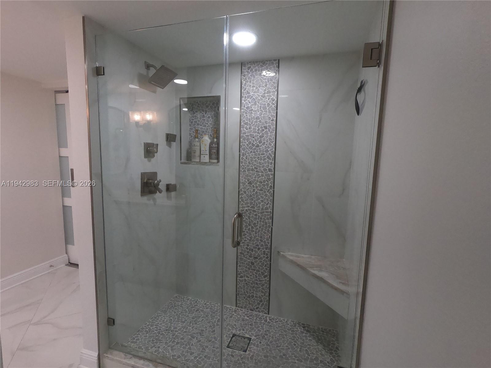 18TH HOLE AT INVERRARY CO - Residential