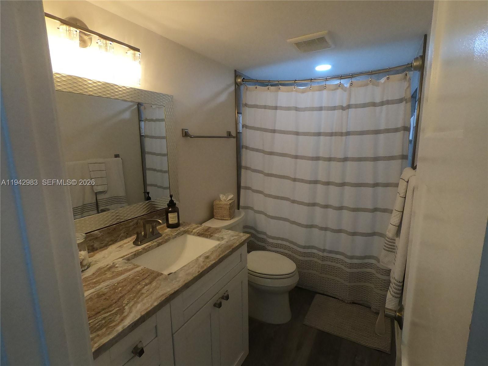 18TH HOLE AT INVERRARY CO - Residential