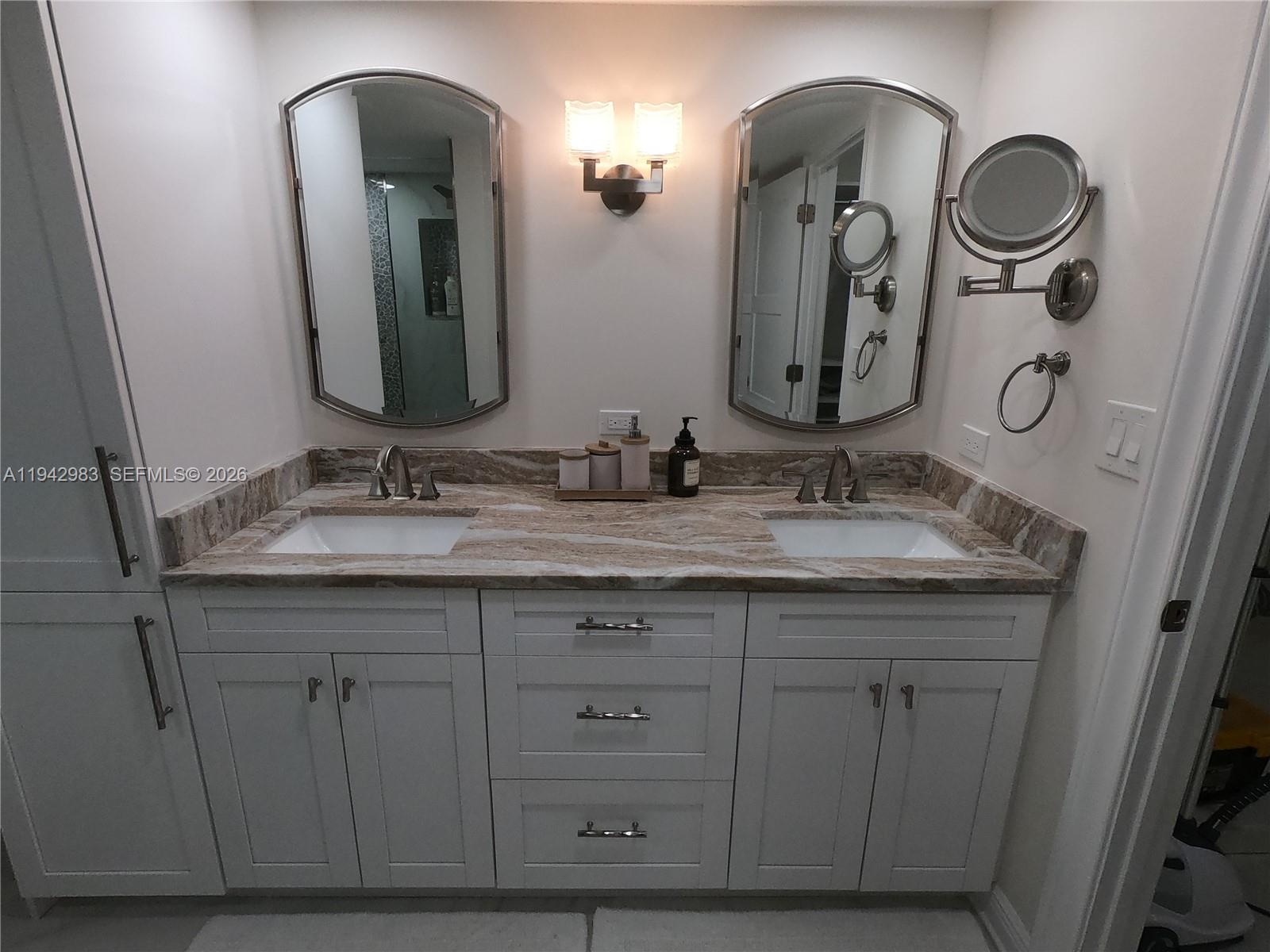 18TH HOLE AT INVERRARY CO - Residential