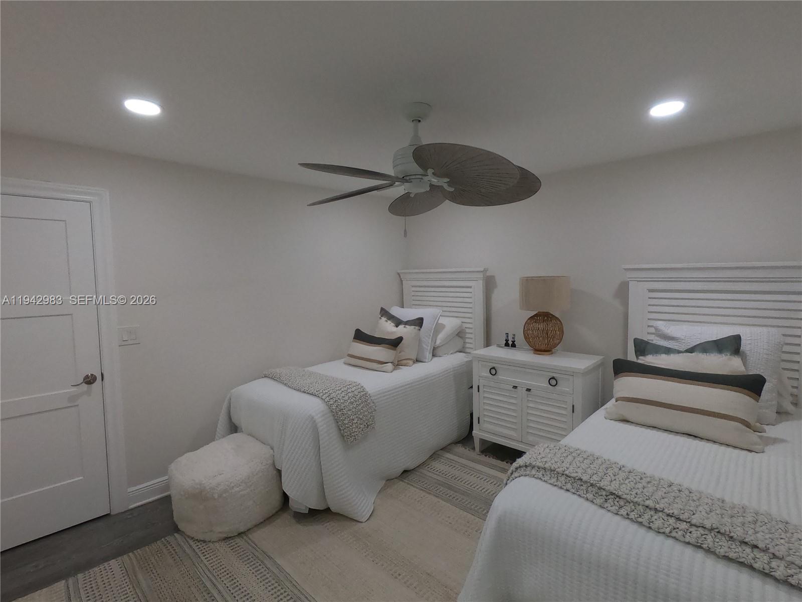 18TH HOLE AT INVERRARY CO - Residential