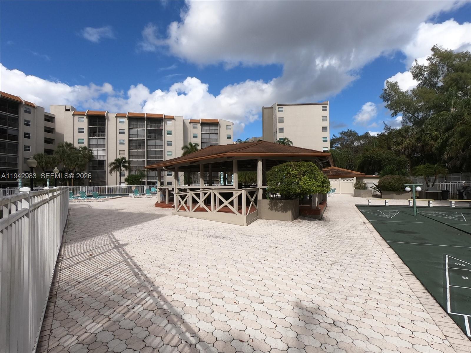 18TH HOLE AT INVERRARY CO - Residential