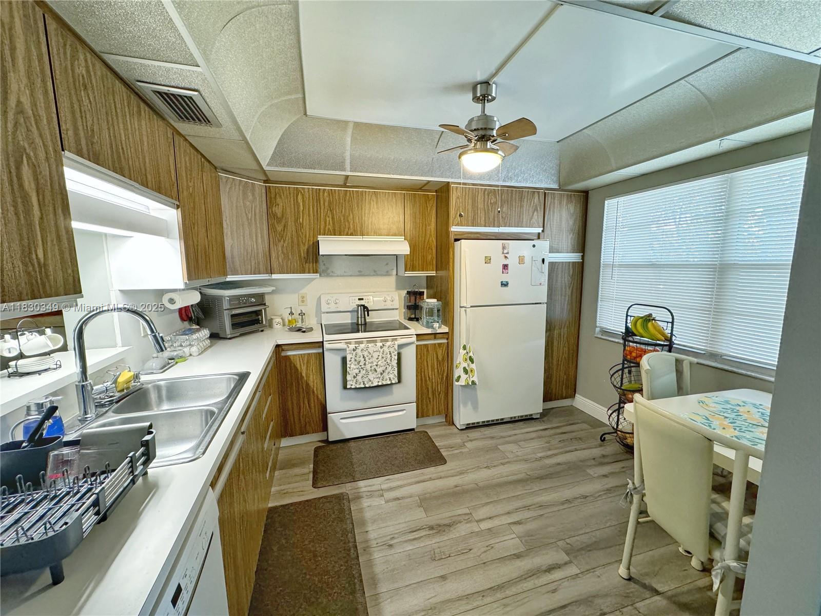 2201 Lucaya Bnd D2