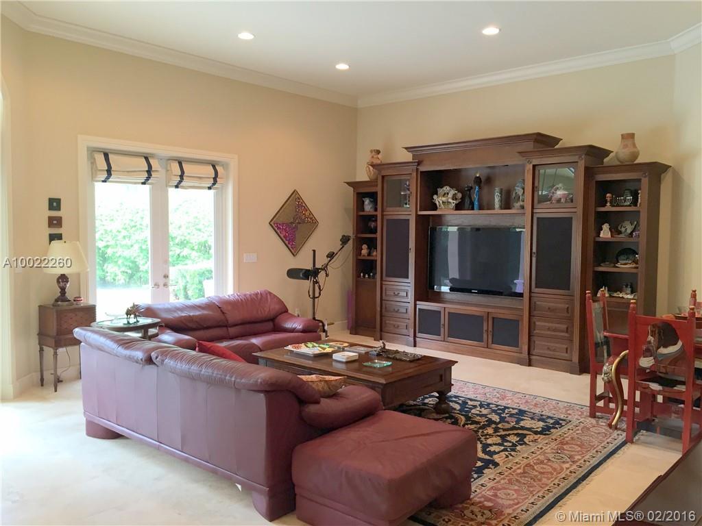 PINECREST - Residential