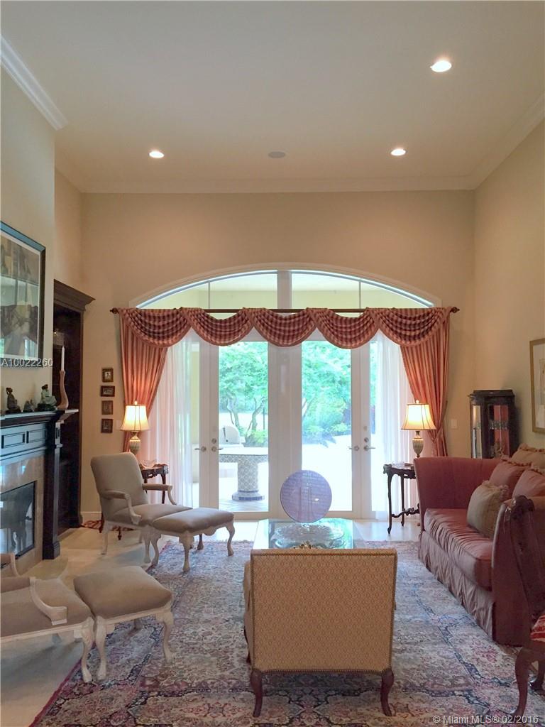 PINECREST - Residential