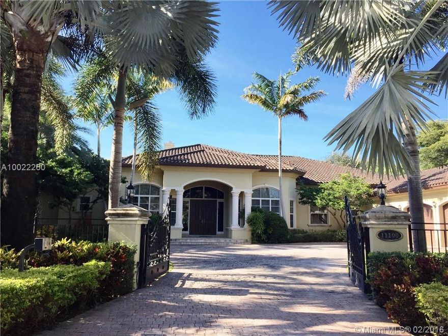 Prestigious Pinecrest gated Kennar home. Single story with 5 bedrooms and 5.5 baths plus office. 5,670 SF home located on private, beautifully landscaped acre home-site. Beautifully appointed entertaining areas boast marble flooring as well as 18' ceilings. Gourmet island kitchen with breakfast area and adjacent family room. Split bedroom plan with hardwood floors in the bedrooms. Special features include full home generator, built-ins, PGT impact resistant windows and water filtration system.