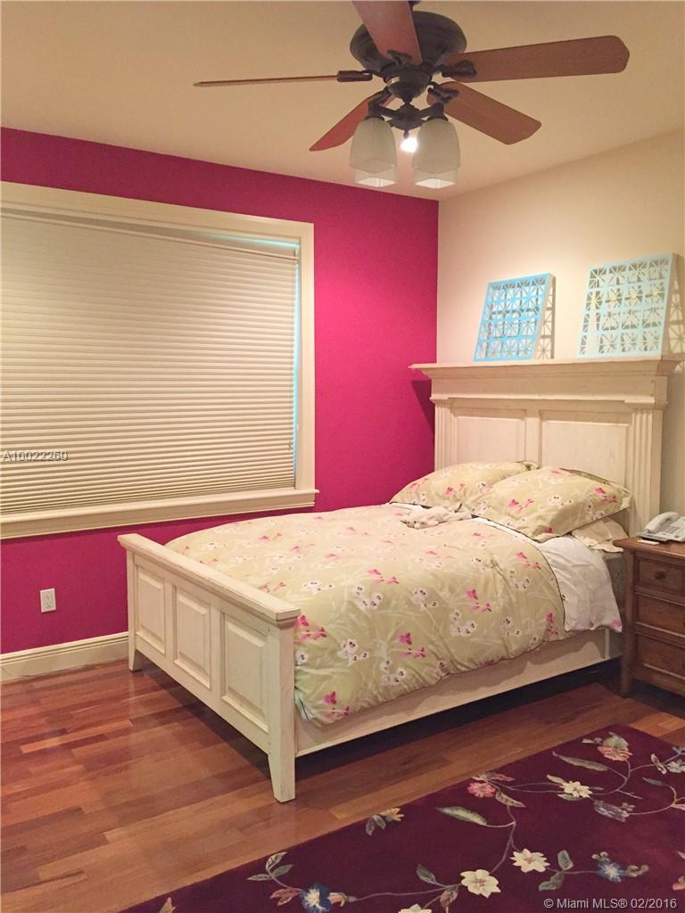 PINECREST - Residential