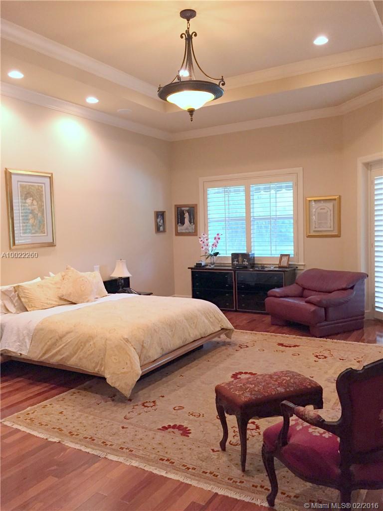 PINECREST - Residential