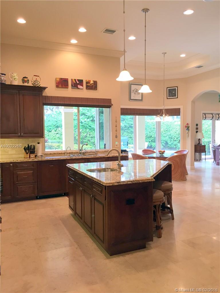 PINECREST - Residential