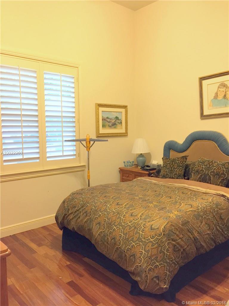 PINECREST - Residential