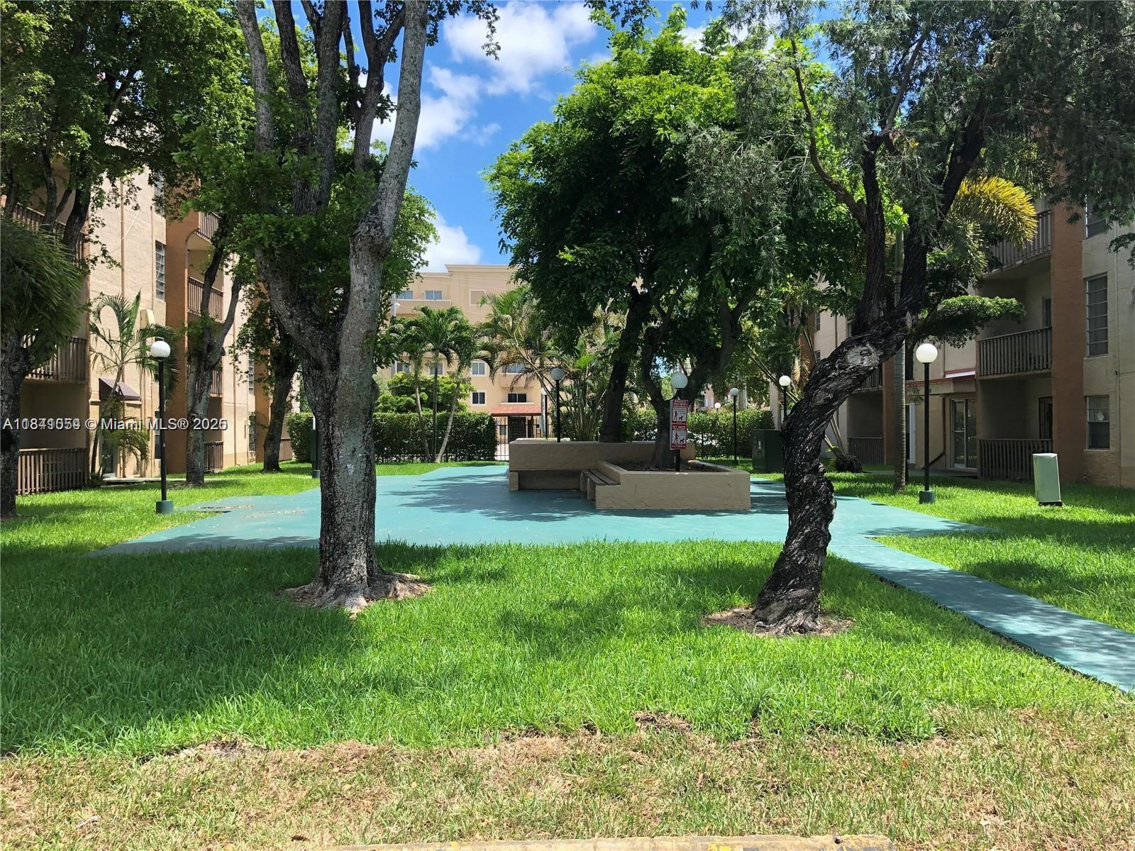 4845 NW 7th St 301-5