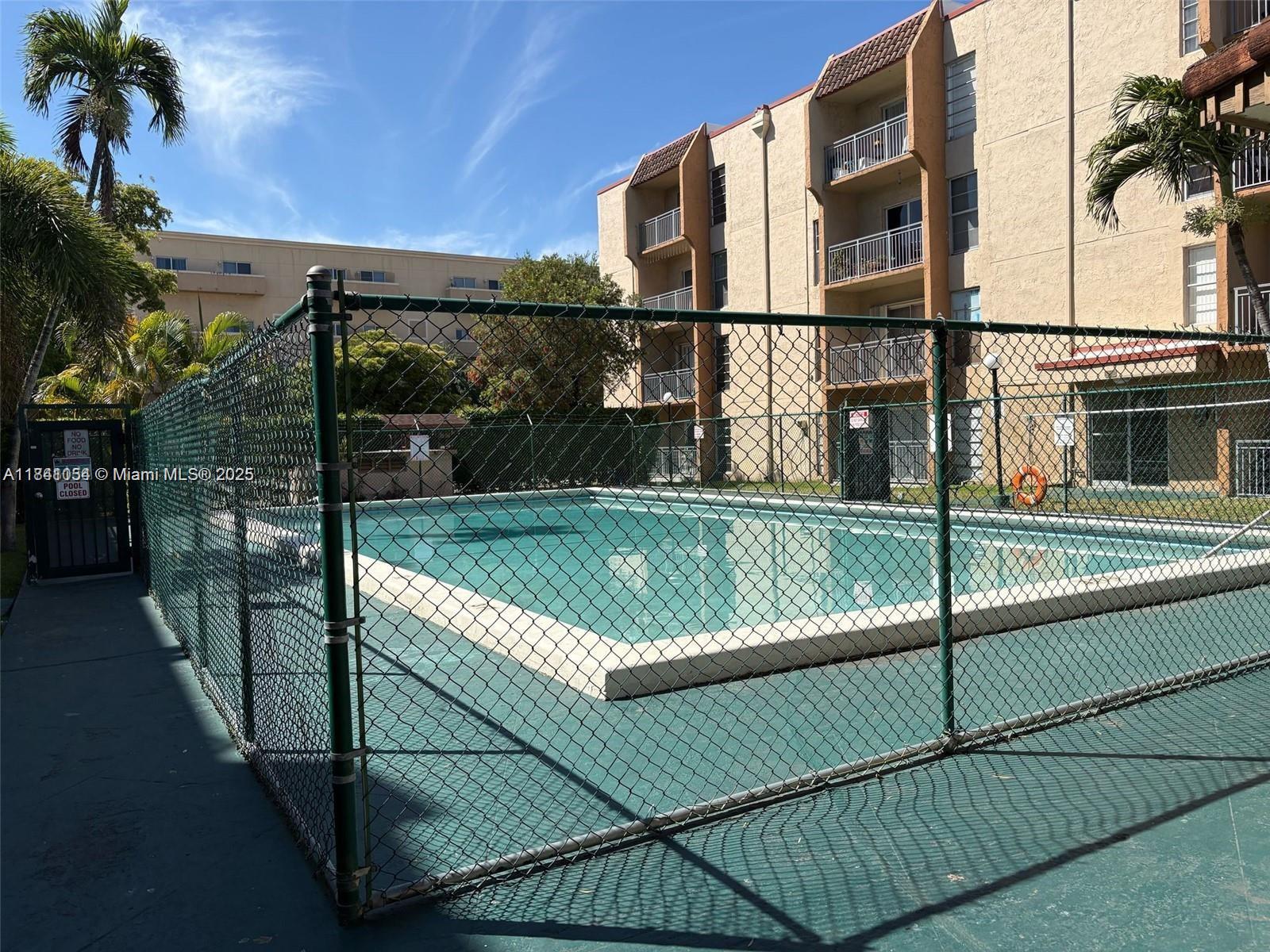 4845 NW 7th St 301-5