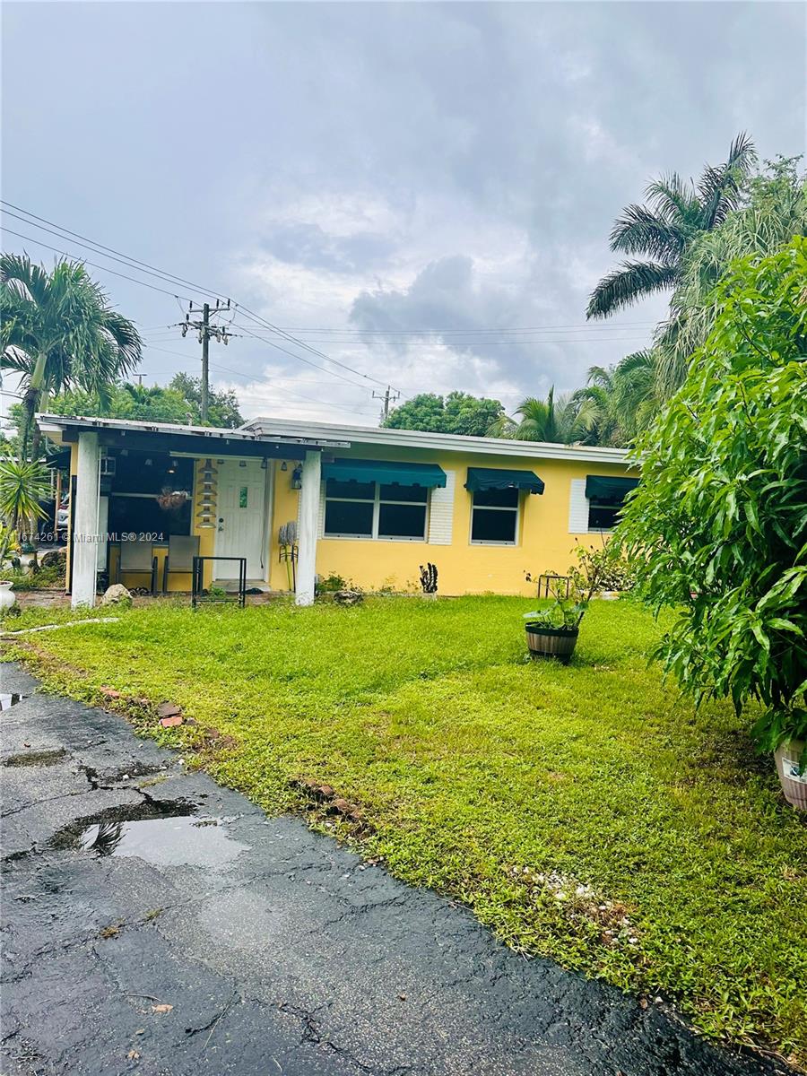 Property for Sale at 523 S 61st Ave, Hollywood, Broward County, Florida - Bedrooms: 2 
Bathrooms: 1  - $425,000