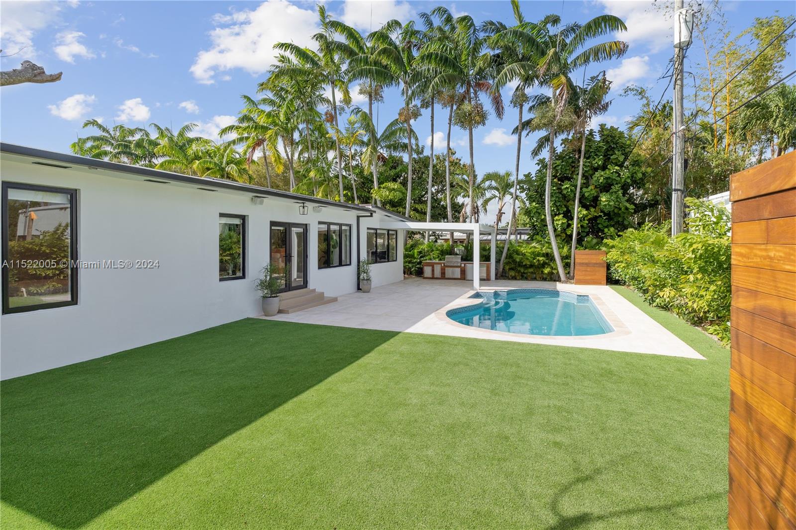 BRICKELL ESTATES - Residential