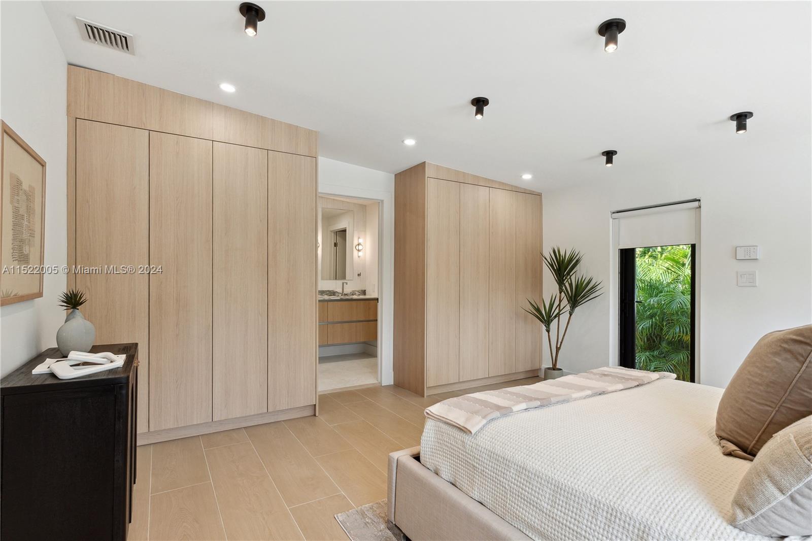 BRICKELL ESTATES - Residential