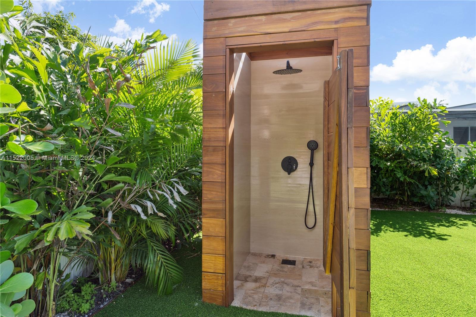 BRICKELL ESTATES - Residential