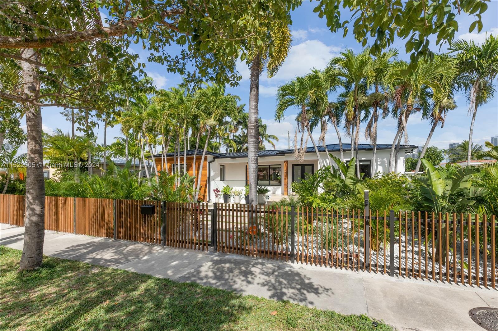 BRICKELL ESTATES - Residential