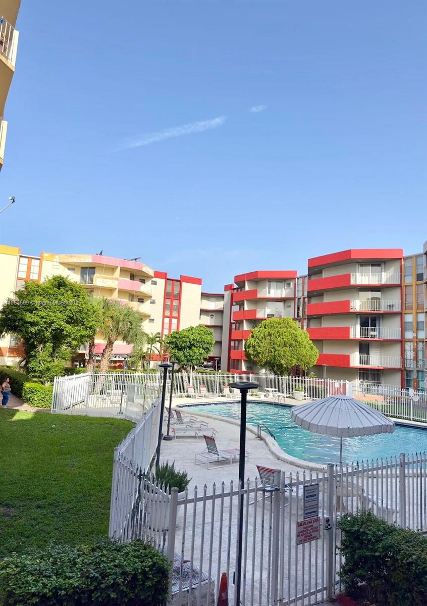 A TRUE UNICORN LISTING! RARE, TOP-FLOOR 3-BED, 2-BATH PENTHOUSE UNIT WITH 1,300 SQFT OF LIVING SPACE. COMPLETELY REMODELED AND MOVE-IN READY, THIS HOME FEATURES A STUNNING NEW KITCHEN, GORGEOUS SPA-LIKE BATHS, AND A BRAND NEW A/C SYSTEM (JULY 2025). ENJOY TOTAL PEACE OF MIND AS THE BUILDING HAS PASSED ITS 40-YEAR RECERTIFICATION. THE FINANCIALLY SOUND ASSOCIATION BOASTS FULLY FUNDED RESERVES, MAKING THIS PROPERTY FHA AND LOW-DOWN-PAYMENT CONVENTIONAL FRIENDLY. A TURNKEY, CERTIFIED, TOP-FLOOR 3-BEDROOM OF THIS QUALITY WILL NOT LAST. SCHEDULE YOUR SHOWING TODAY!