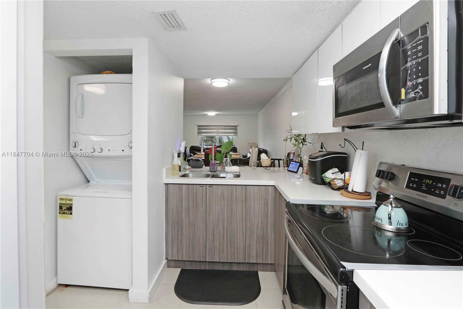 9917 W Okeechobee Rd 3-303