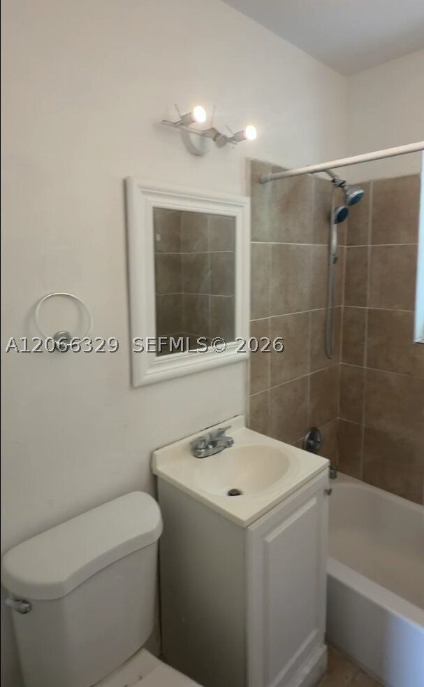640 SW 5th St 4