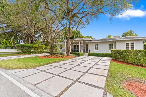 Photo of 4705 Alhambra Cir, Coral Gables, FL 33146 (MLS # A11955322)