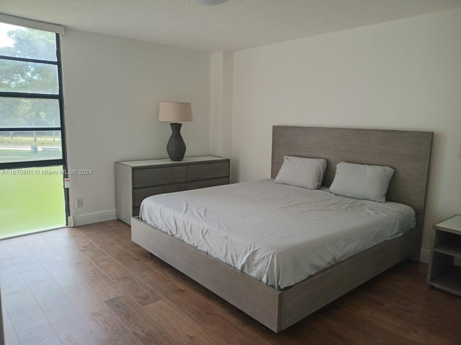 BISCAYA IV CONDO - Residential