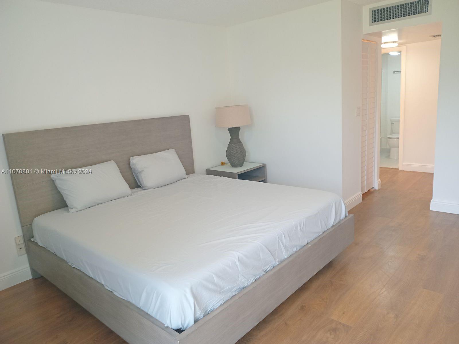 BISCAYA IV CONDO - Residential