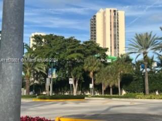BISCAYA IV CONDO - Residential